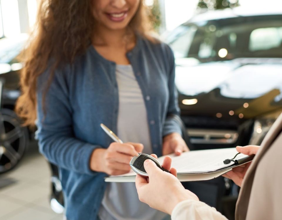 Como comprar um carro? Confira o passo a passo do processo