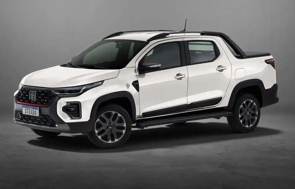Strada, tipo de carro picape Fiat Strada branca, tipo de carro picape voltado para trabalho e uso urbano
